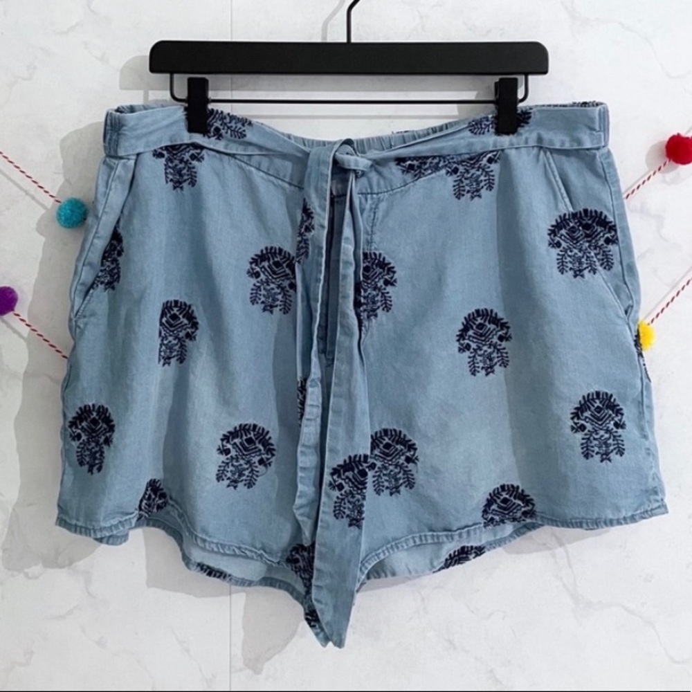 😀Knox Rose - Embroidered Chambray Waist Tie Shorts - XL